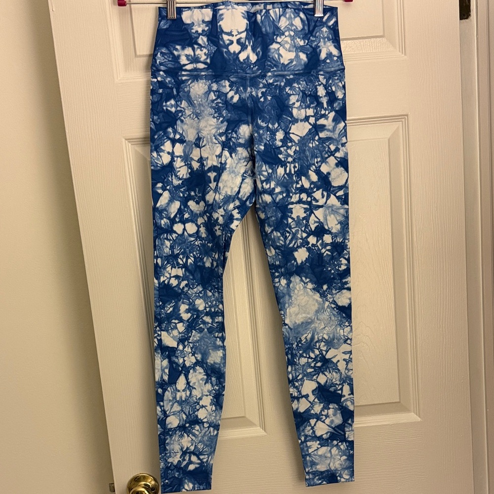 Lululemon Athletica Blue and White Patterned Leggings